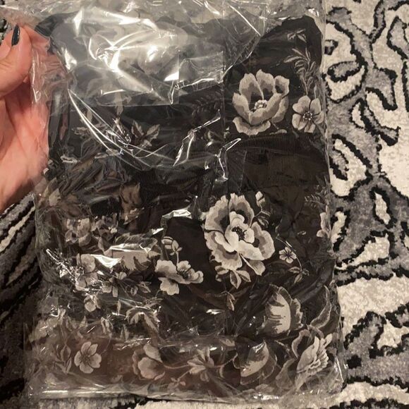 NWT Isaac Mizrahi Floral Camellia Dress - Picture 3 of 3